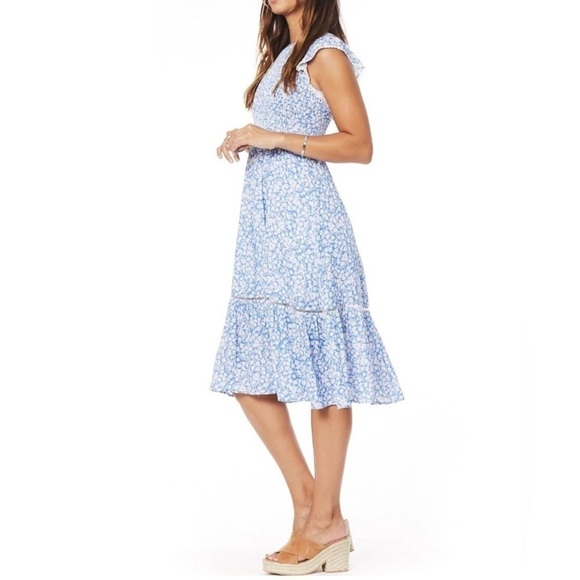 Lost + Wander Dresses & Skirts - Lost + Wander Size M Pick Me Midi Floral Smocked Blue Dress
